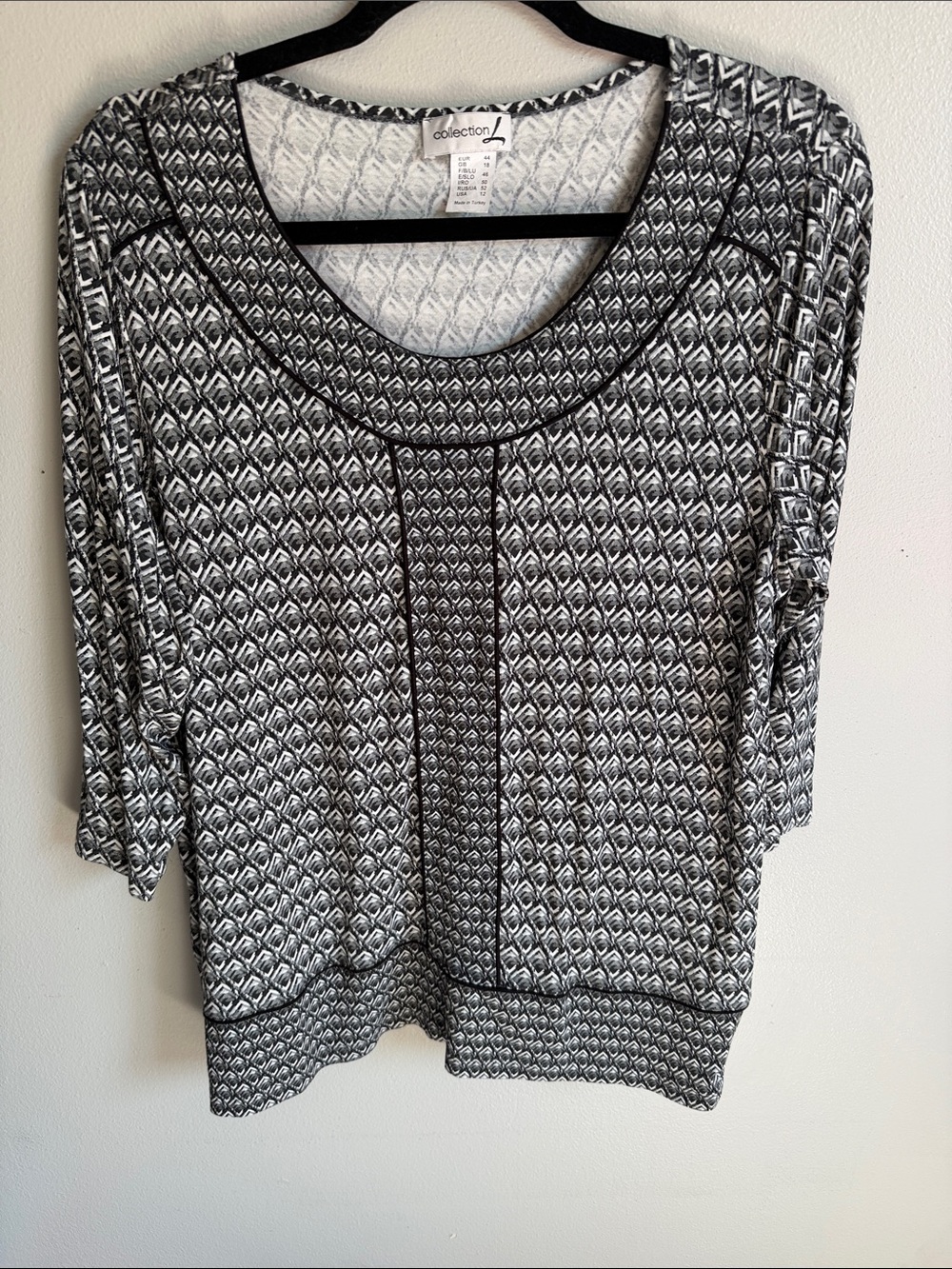 Collection L Black & White Geometric Scoop Neck Top